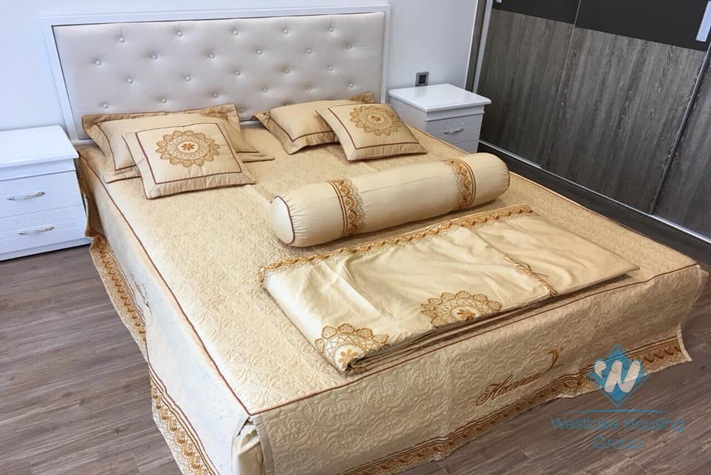 Two bedrooms apartment for rent in Vinhome Metropolis, Lieu Giai street, Ha Noi